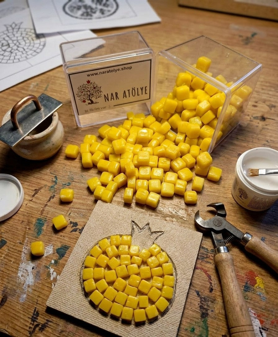 Sarı Kare Cam Mozaik Taşları - Çocuk ve Yetişkin İçin Kendin Yap (DIY)